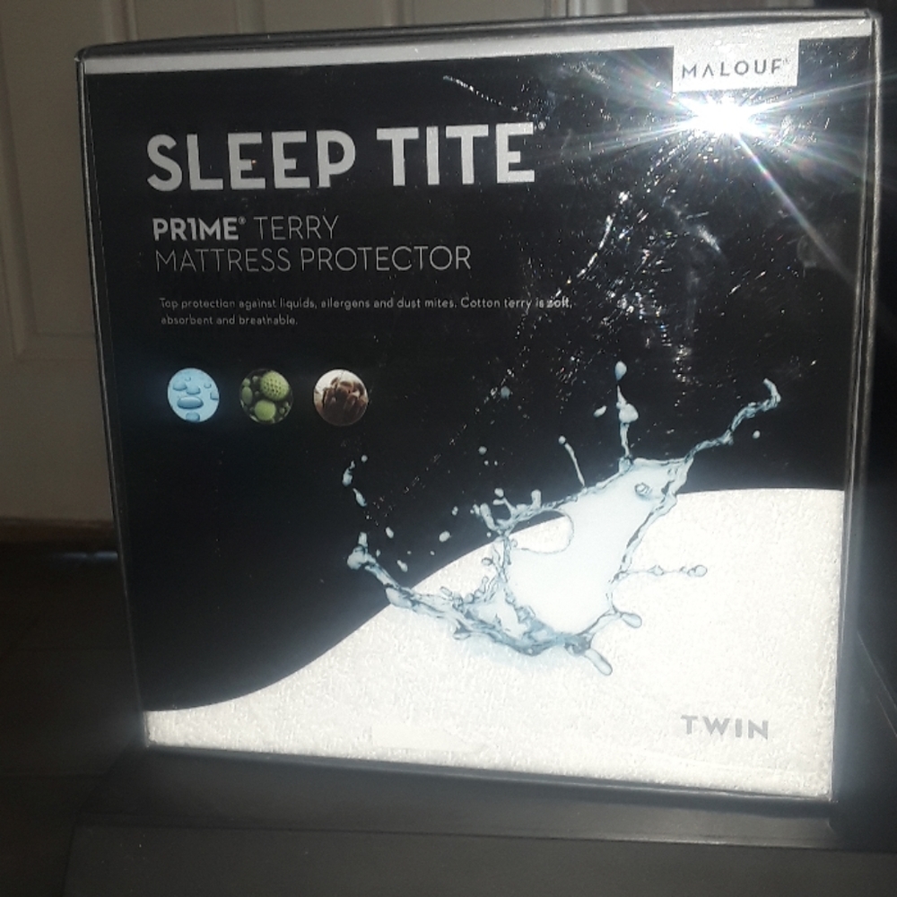 Malouf twin size mattress protector